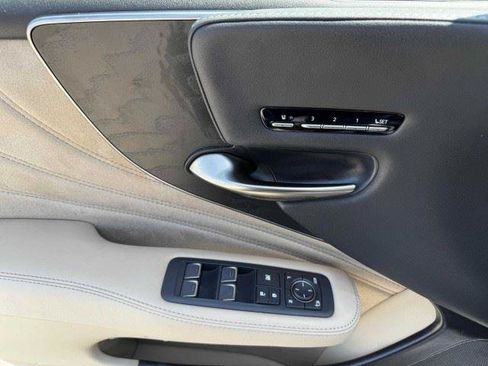 Used 2023 Lexus LS 500 w/ Accessory Package (Z2) RWD image 20