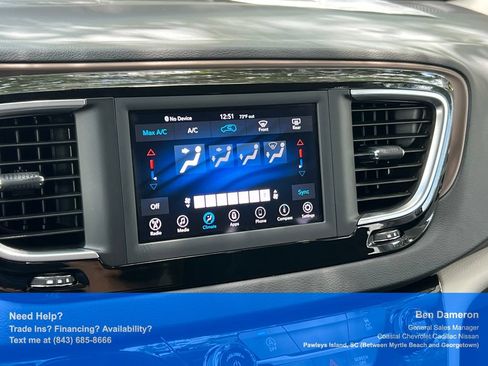 Used 2021 Chrysler Voyager L FWD image 29