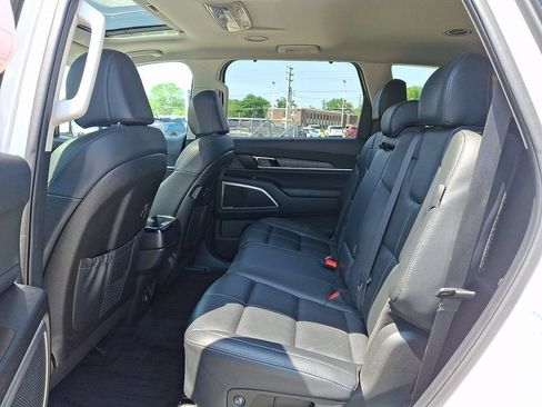 Used 2024 Kia Telluride EX FWD image 11