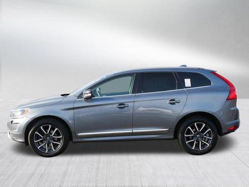 Used 2017 Volvo XC60 T6 Dynamic w/ Preferred Option Package image 4