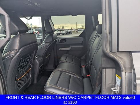 Used 2022 Ford Bronco Badlands image 10