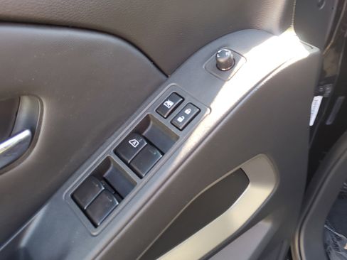 Used 2024 Nissan Frontier SV w/ SV Convenience Package image 17