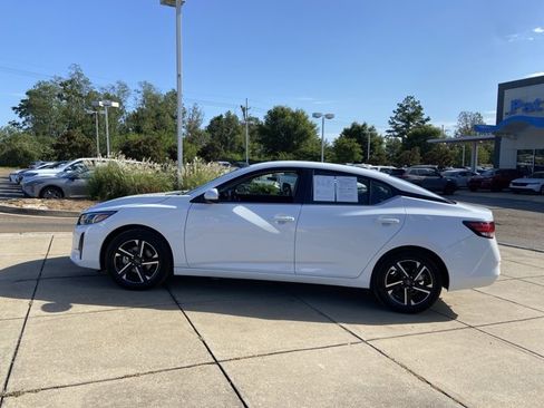 Used 2024 Nissan Sentra SV FWD image 7