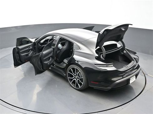 Used 2023 Porsche Taycan w/ Premium Package image 28
