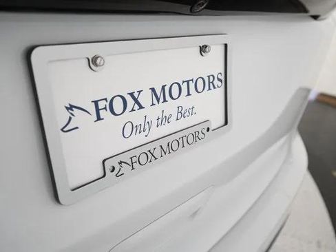 Certified 2024 Chrysler Pacifica Touring-L image 36