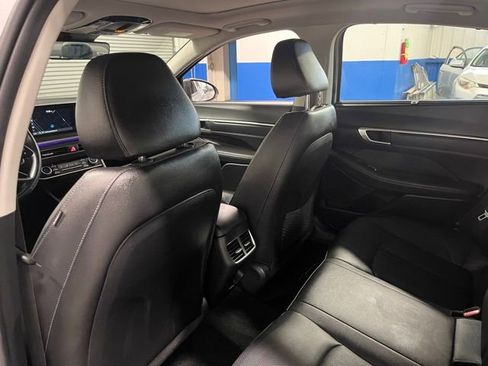 Used 2023 Hyundai Sonata Limited image 16