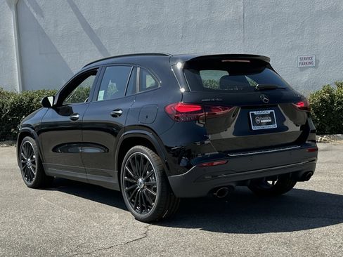 New 2026 Mercedes-Benz GLA 35 AMG 4MATIC image 6