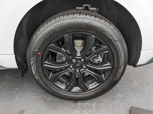 New 2024 Ford Edge SE w/ Black Appearance Package image 9