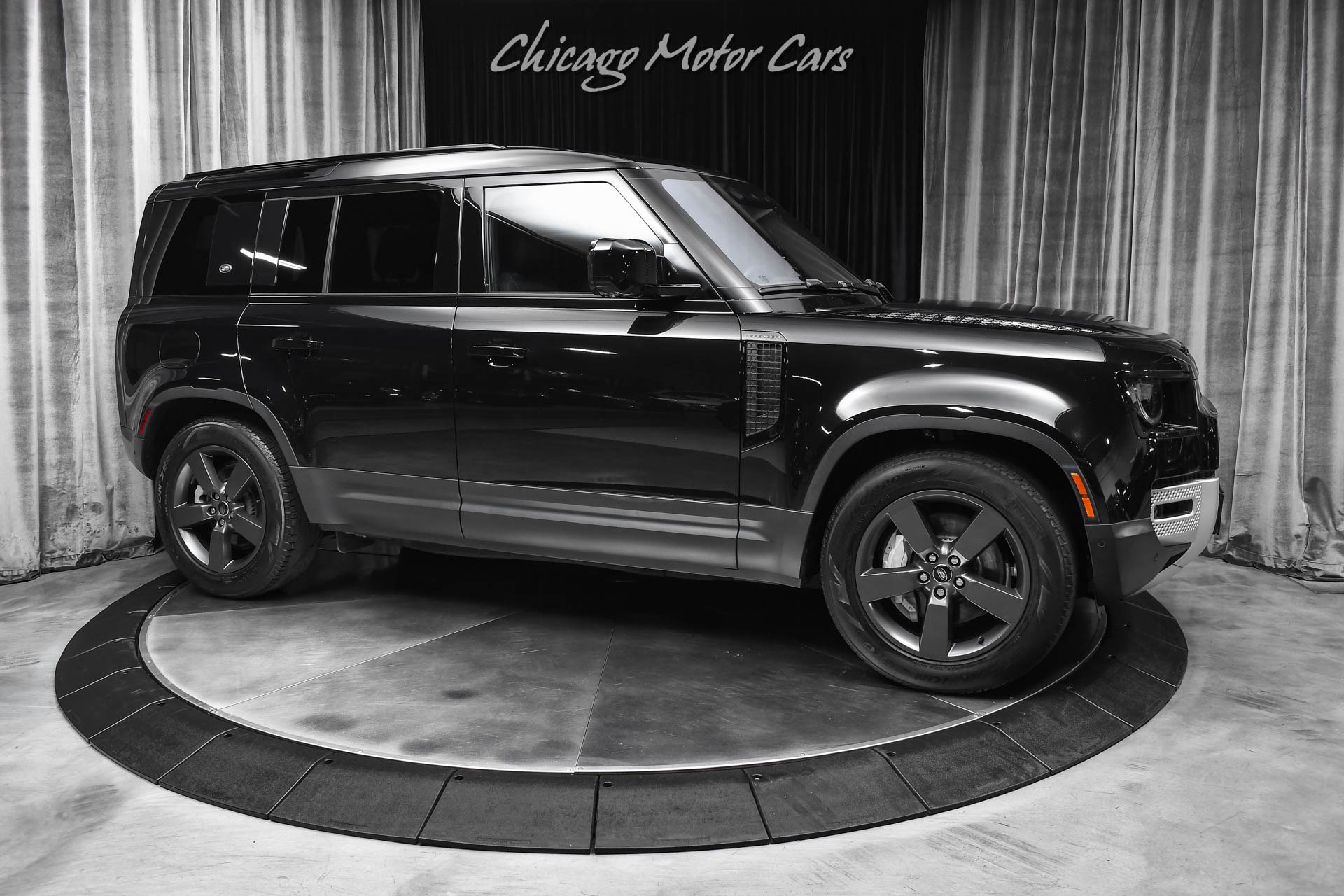 Used 2023 Land Rover Defender 110 SE AWD/4WD image 6