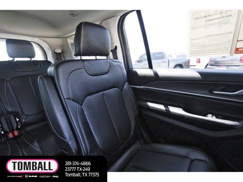 Used 2023 Jeep Grand Cherokee L Limited w/ Trailer Tow Group (B) RWD image 12