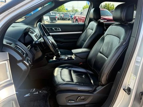 Used 2016 Ford Explorer XLT w/ Equipment Group 202A AWD/4WD image 2
