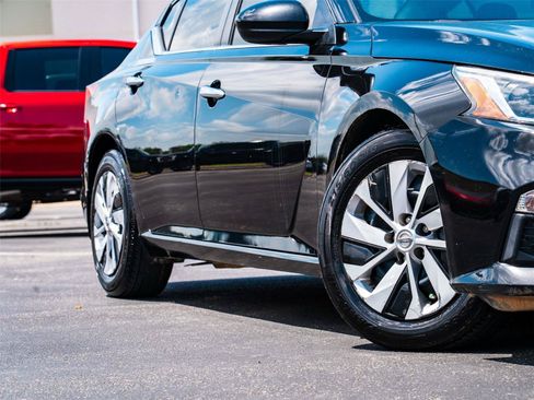 Used 2020 Nissan Altima 2.5 S FWD image 2