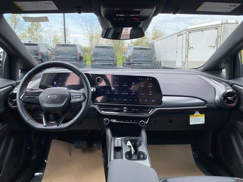 New 2026 Chevrolet Equinox EV RS AWD/4WD image 18