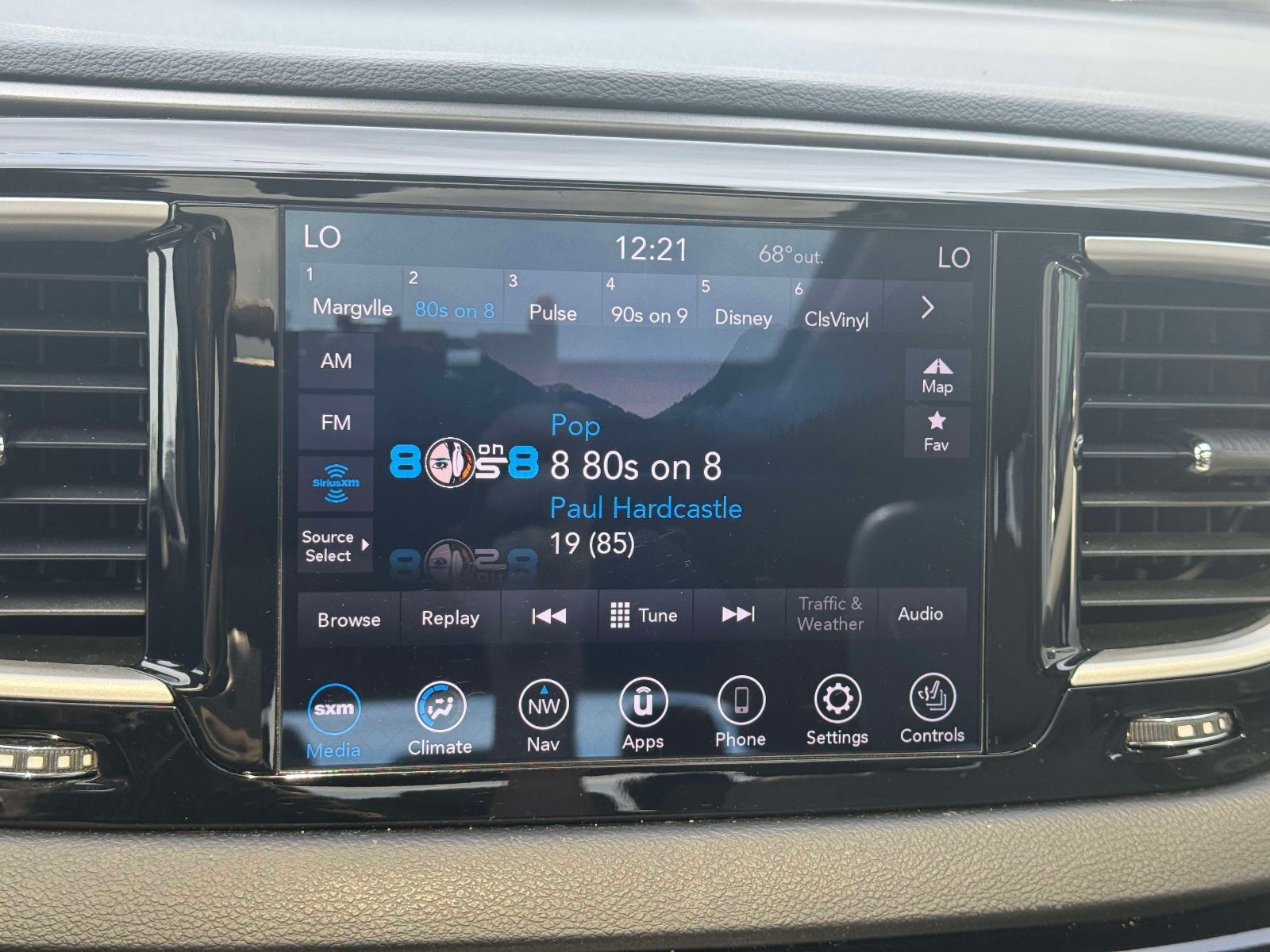 Used 2020 Chrysler Pacifica Touring-L w/ Advanced Safetytec Group FWD image 26