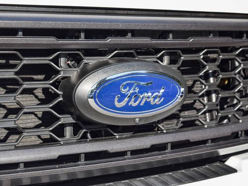 Used 2024 Ford F350 Lariat w/ Lariat Ultimate Package image 9