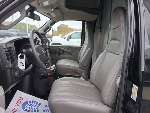 New 2025 GMC Savana 3500 w/ Power Convenience Package RWD image 19