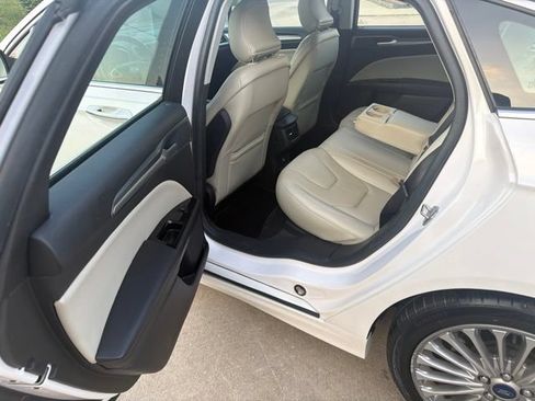 Used 2015 Ford Fusion Titanium FWD image 19