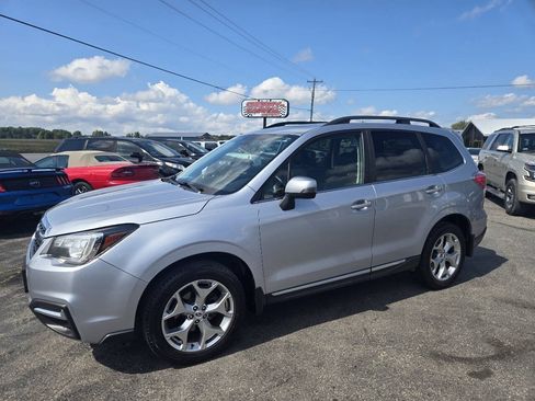 Used 2017 Subaru Forester 2.5i Touring AWD/4WD image 2
