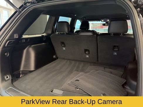 Used 2024 Jeep Grand Cherokee Limited w/ Black Appearance Package image 19