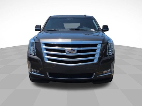 Used 2020 Cadillac Escalade Luxury RWD image 2