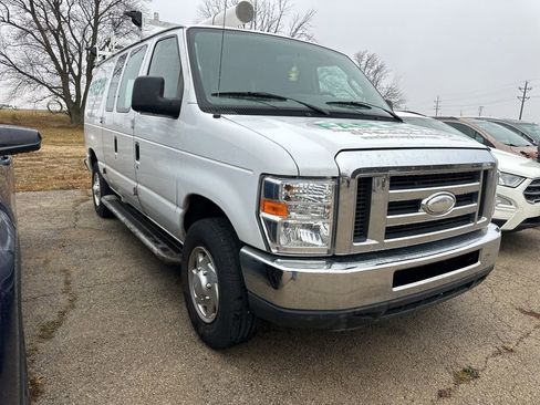 Used 2014 Ford E-250 and Econoline 250 w/ Power Group image 7
