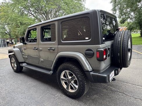 Used 2021 Jeep Wrangler Unlimited Sahara AWD/4WD image 15