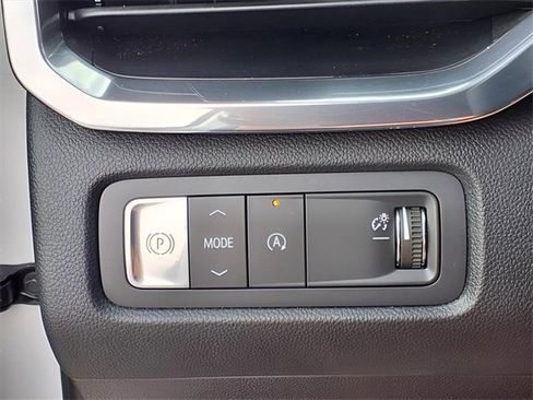 Used 2025 GMC Acadia Elevation image 19