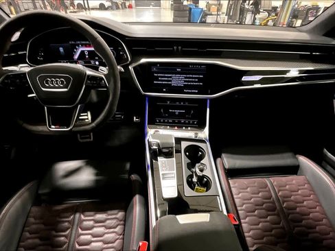 Used 2025 Audi RS 6 performance image 13