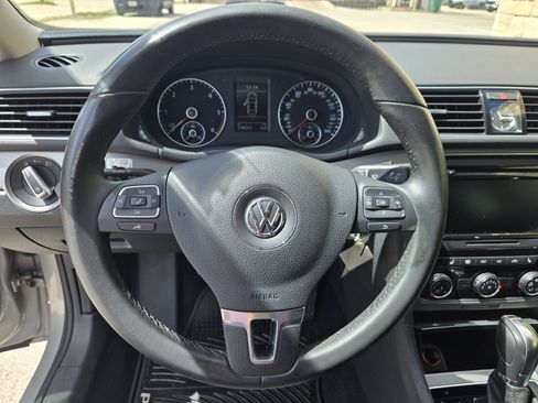 Used 2014 Volkswagen Passat TDI SE FWD image 12