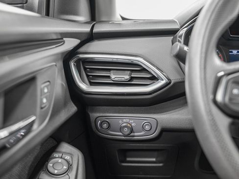 Used 2023 Chevrolet TrailBlazer LT FWD image 18
