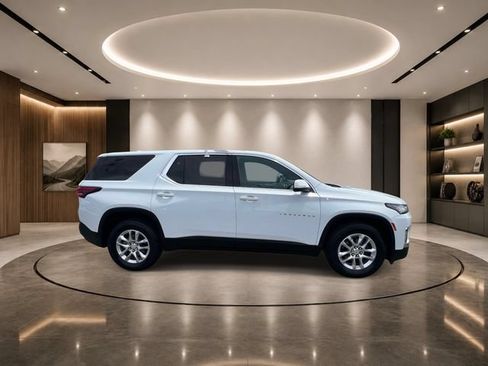 Certified 2023 Chevrolet Traverse LS w/ Safety Package FWD image 4