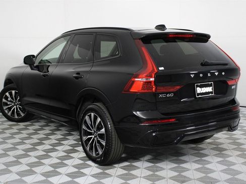 Certified 2025 Volvo XC60 B5 Core image 2