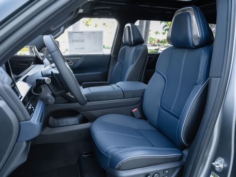 New 2026 INFINITI QX80 4WD image 8