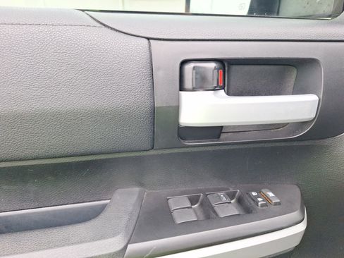 Used 2017 Toyota Tundra SR5 w/ SR5 Upgrade Package image 18