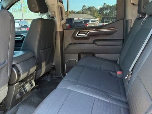 Used 2022 Chevrolet Silverado 1500 LT AWD/4WD image 11