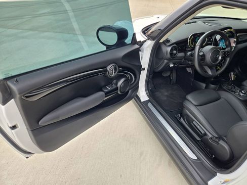 Used 2024 MINI Cooper SE image 12