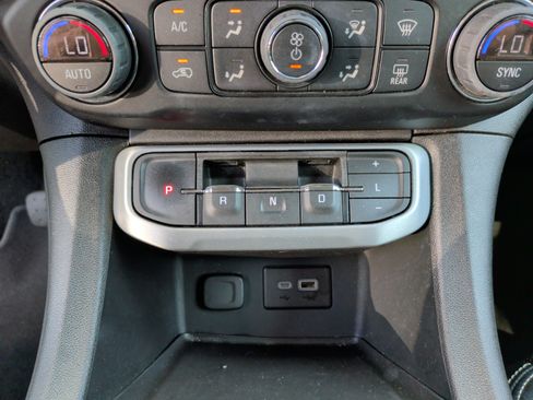 Used 2023 GMC Acadia SLE w/ Driver Convenience Package FWD image 25