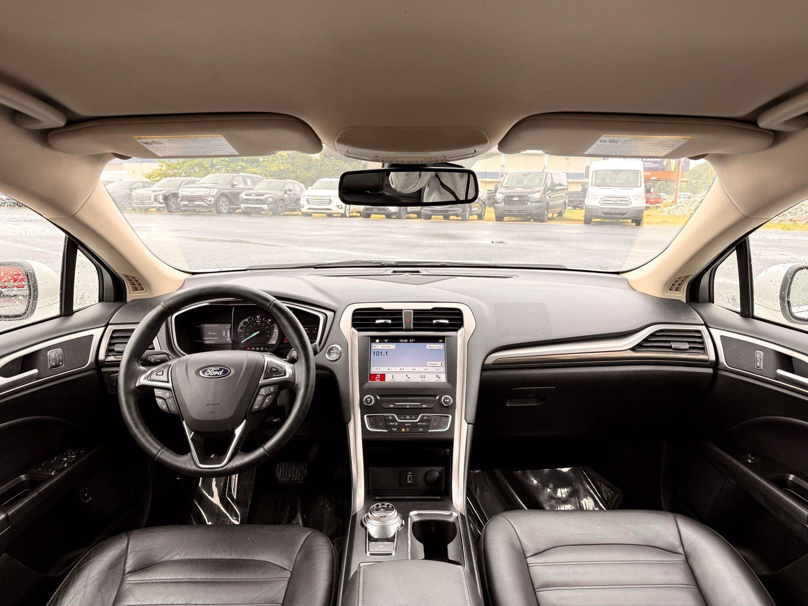 Used 2018 Ford Fusion SE w/ Equipment Group 602A FWD image 25