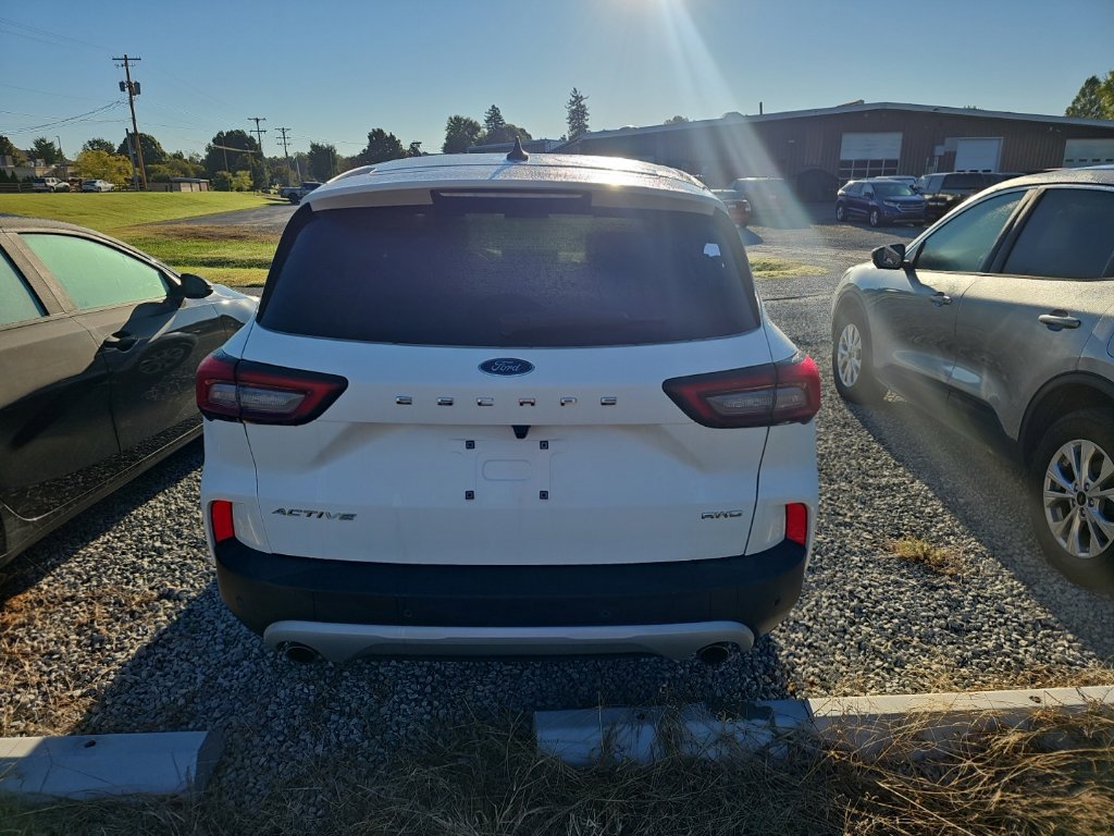 Used 2023 Ford Escape Active w/ Tech Pack #2 AWD/4WD image 9