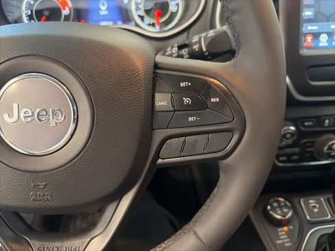 Used 2022 Jeep Cherokee Trailhawk w/ Premium Leather Package image 23