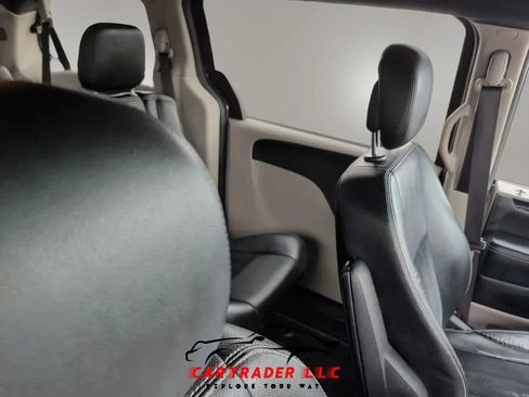 Used 2018 Dodge Grand Caravan SXT FWD image 27