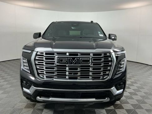 Used 2026 GMC Yukon Denali w/ Denali Reserve Package AWD/4WD image 2