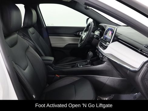 Used 2023 Jeep Compass Limited w/ Elite Group AWD/4WD image 18