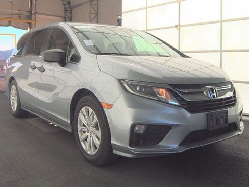 Used 2018 Honda Odyssey LX image 2