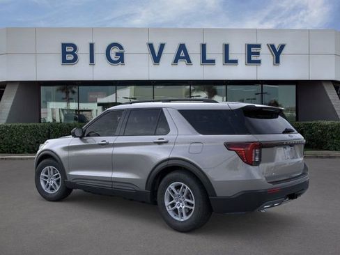 New 2026 Ford Explorer Active w/ Active Comfort Package image 4