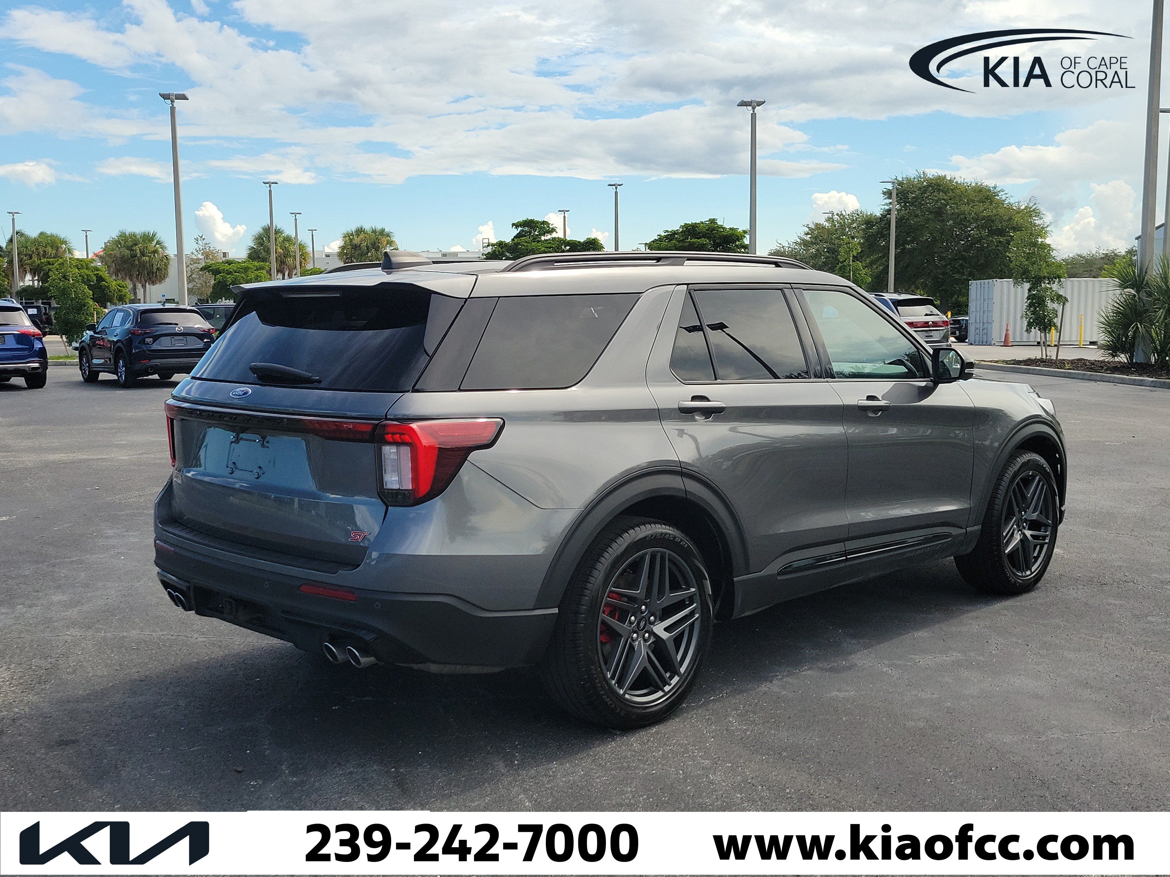 Used 2025 Ford Explorer ST w/ Sun And Sound Package RWD image 6