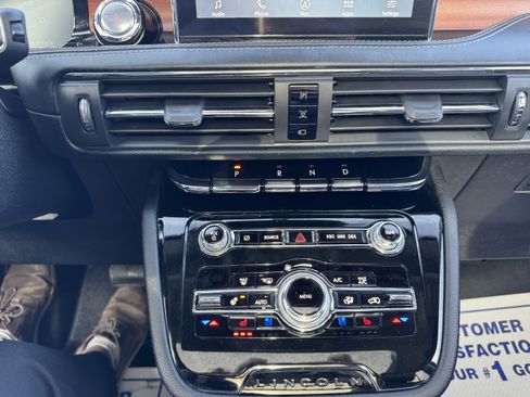 Used 2022 Lincoln Corsair Reserve w/ Luxury Package image 17