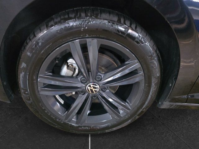 Used 2023 Volkswagen Jetta SE FWD image 9