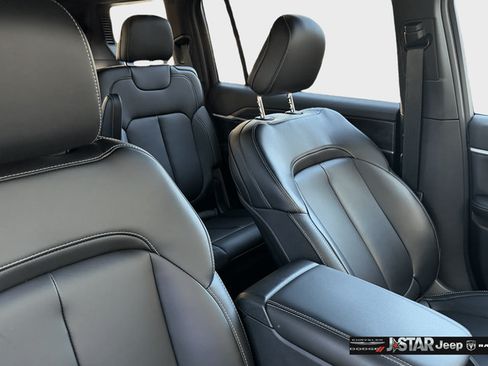 New 2026 Jeep Grand Cherokee L Limited w/ Limited Altitude Package AWD/4WD image 13