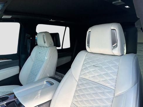Used 2025 Cadillac Escalade Sport Platinum w/ LPO, Floor Liner Package AWD/4WD image 12